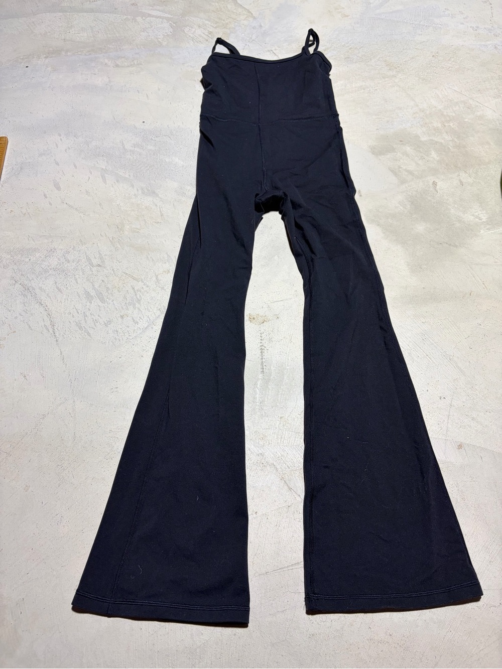 Wilfred free Aritzia Women's divinity Black kick flare Jumpsuit small